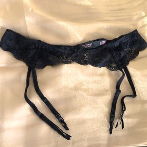 Victoria’s Secret Dream Angels Black Lace Garter Belt Vintage